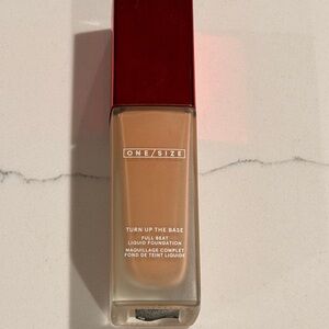 ONE/SIZE Turn Up The Base Full Beat Liquid Foundation - Medium 65 R